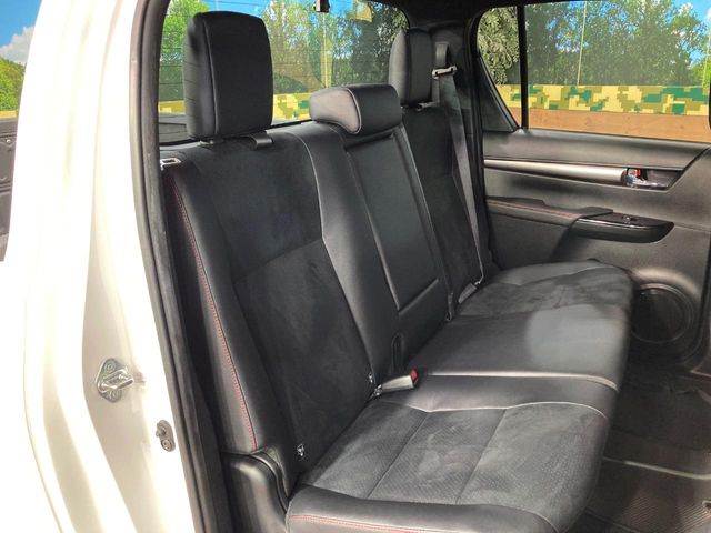 Toyota Hilux 9