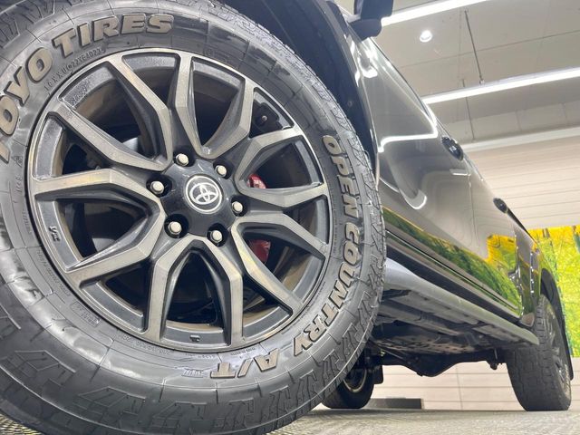 Toyota Hilux 12