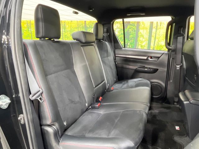 Toyota Hilux 9