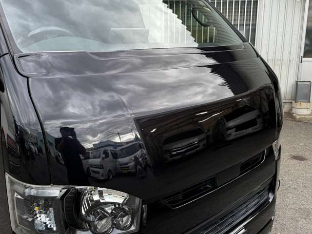 Toyota Hiace Van 7