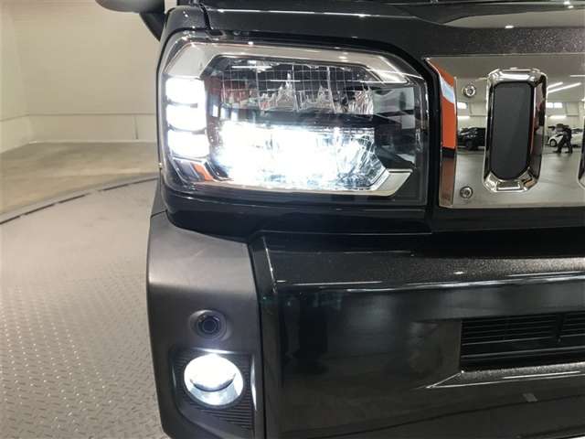 Daihatsu Taft 6