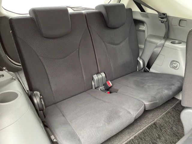 Toyota Prius α 12