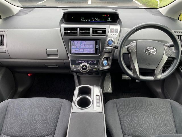 Toyota Prius α 2