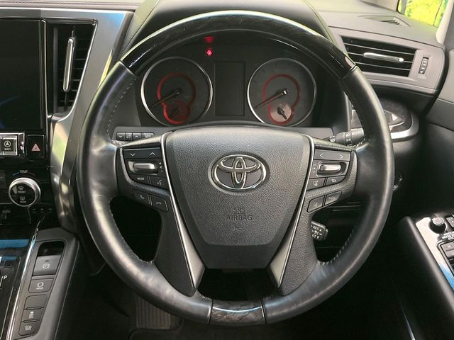Toyota Alphard 12