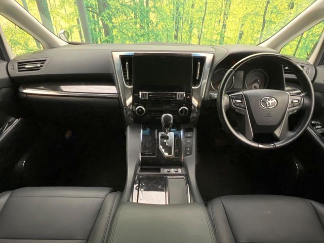 Toyota Alphard 2
