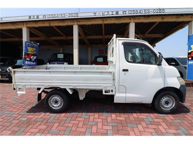Toyota Light Ace Truck 4