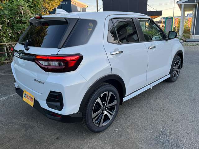 Daihatsu Rocky 7
