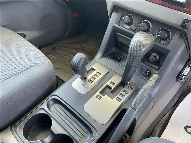 Mitsubishi Pajero 11