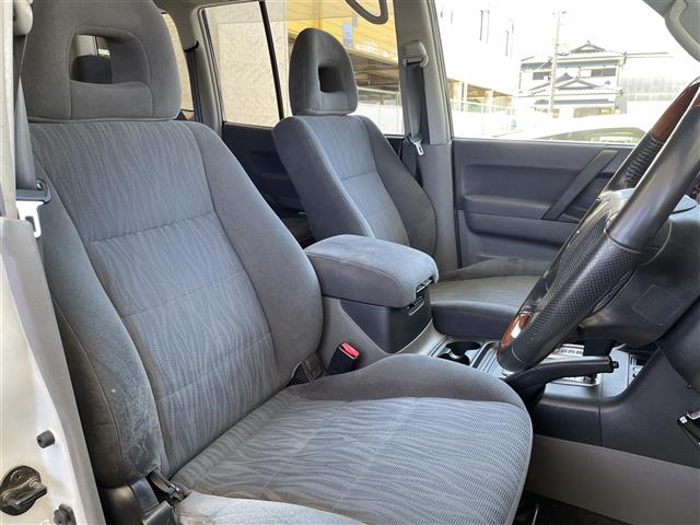 Mitsubishi Pajero 2