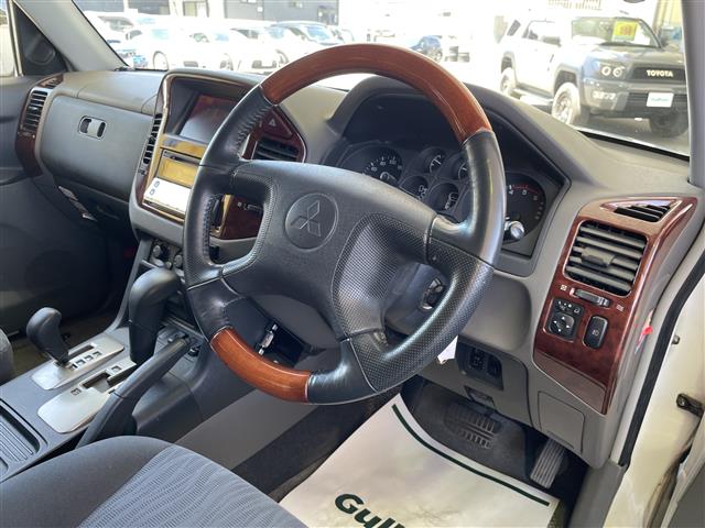 Mitsubishi Pajero 7