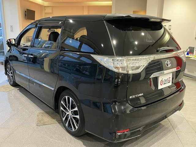 Toyota Estima 2