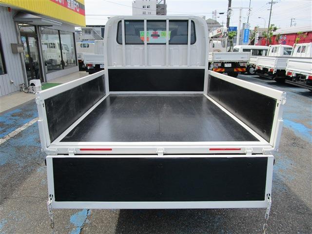 Isuzu Elf 6