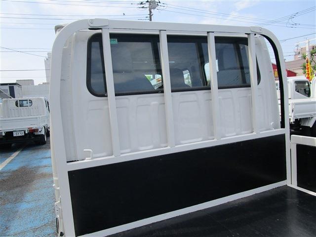 Isuzu Elf 8