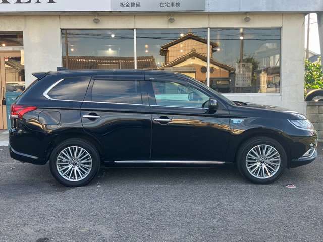 Mitsubishi Outlander PHEV 12