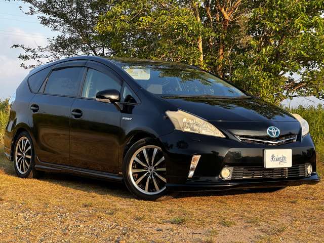 Toyota Prius α 3