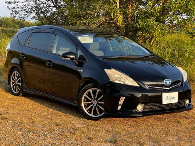 Toyota Prius α 4