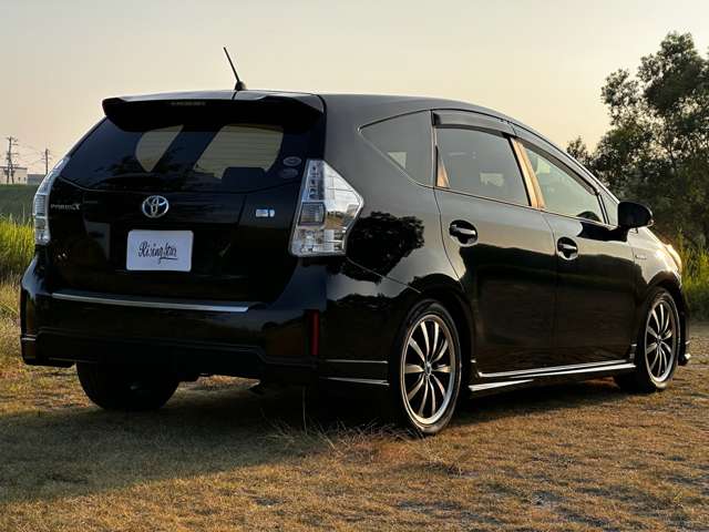 Toyota Prius α 5