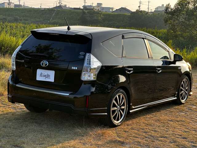 Toyota Prius α 6