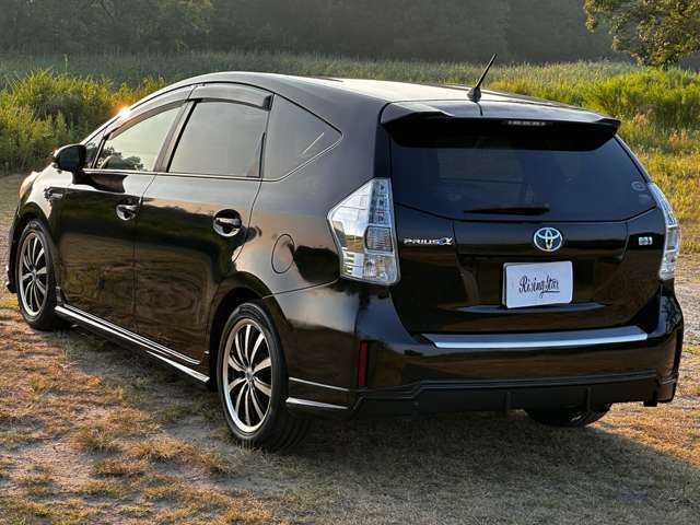 Toyota Prius α 8
