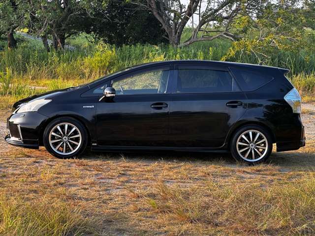 Toyota Prius α 10