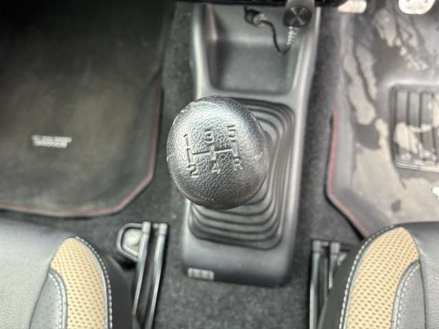 Suzuki Jimny 8