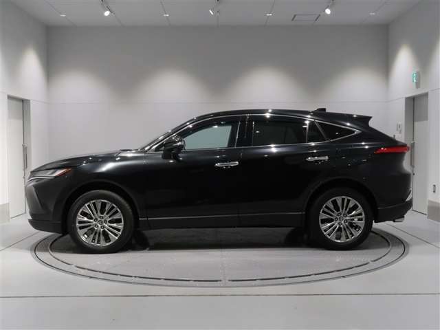Toyota Harrier 3