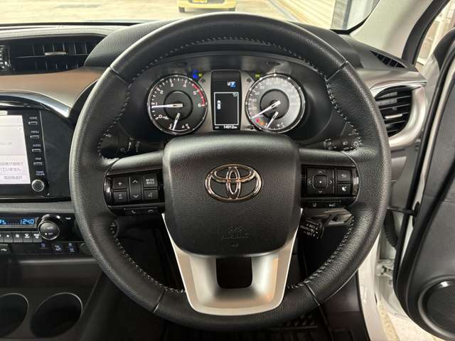 Toyota Hilux 11