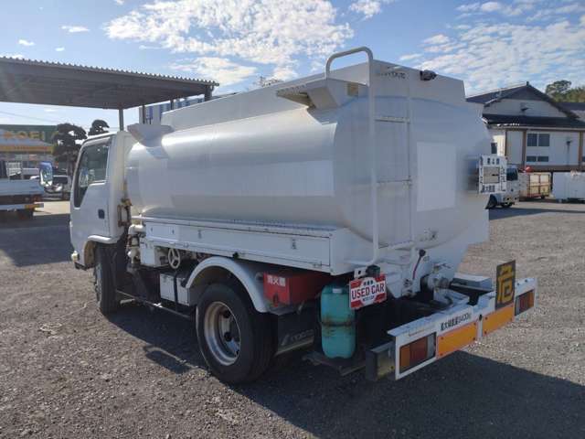 Isuzu Elf 11