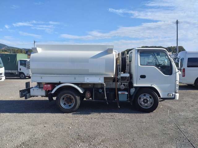 Isuzu Elf 7