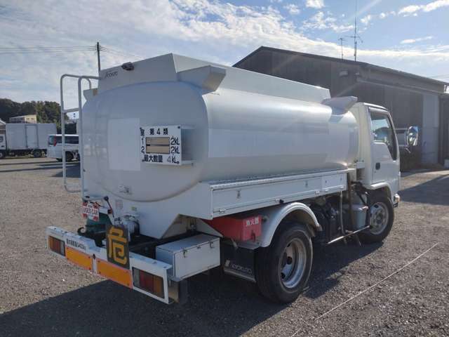 Isuzu Elf 9
