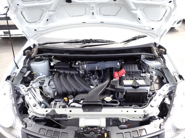 Nissan AD 7
