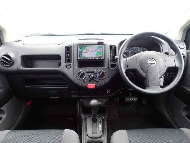 Nissan AD 5