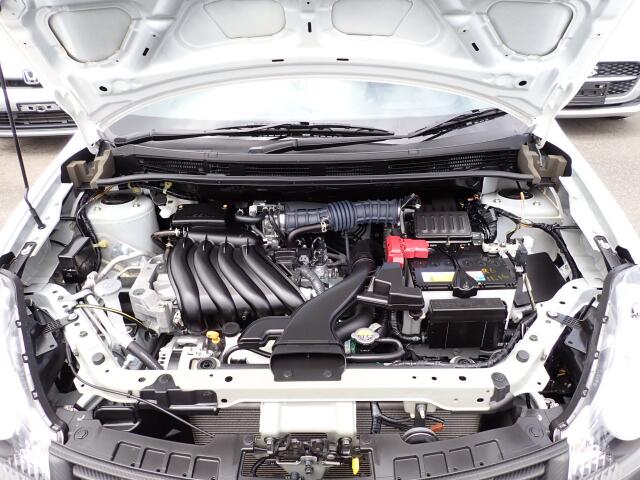 Nissan AD 7