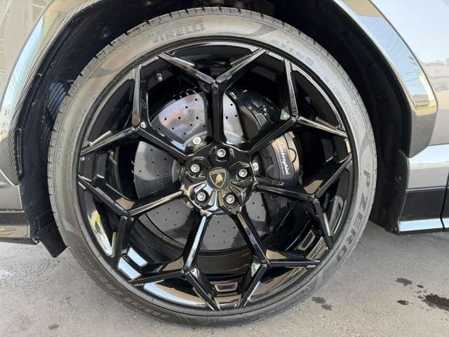 Lamborghini ウルス 11