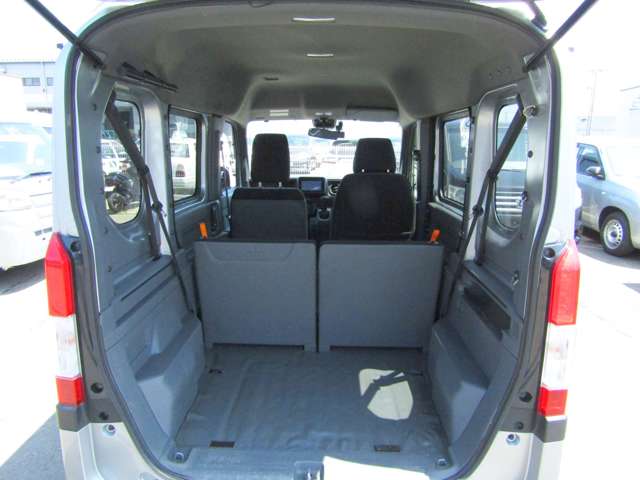 Honda N-VAN 9