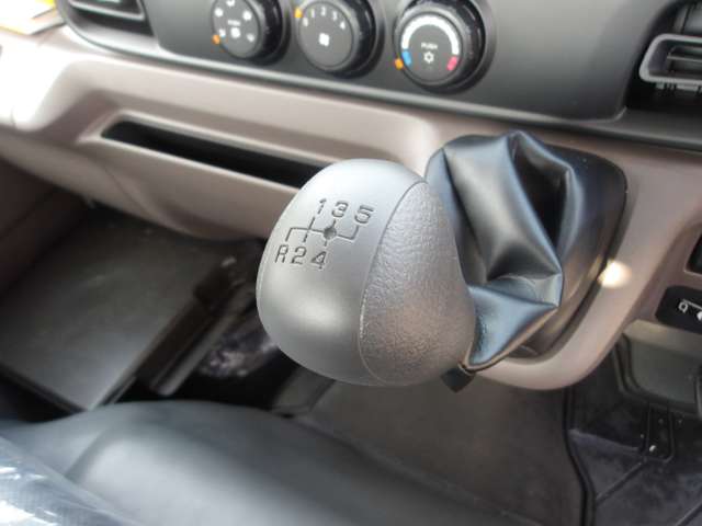 Mitsubishi Fuso Canter 8
