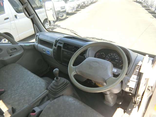 Hino Dutro 12