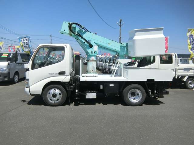 Hino Dutro 3
