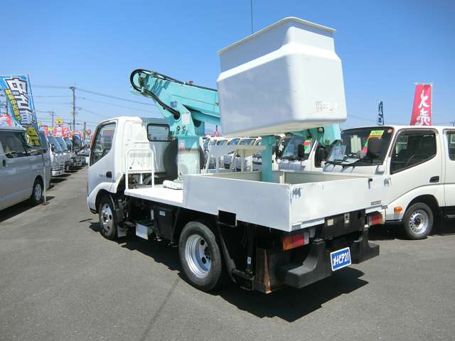 Hino Dutro 4