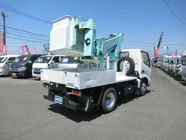 Hino Dutro 6