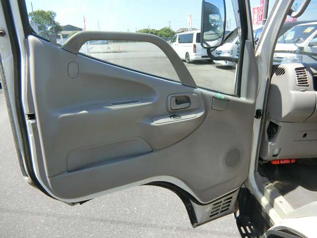 Hino Dutro 8