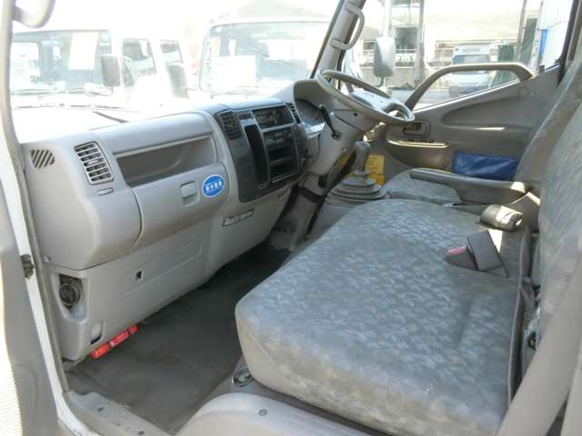 Hino Dutro 9