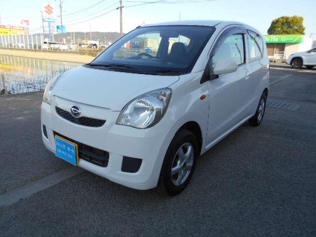 Daihatsu Mira 4