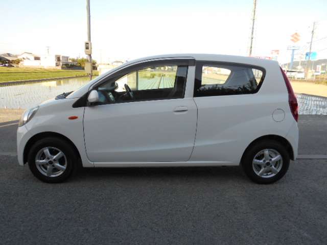 Daihatsu Mira 5