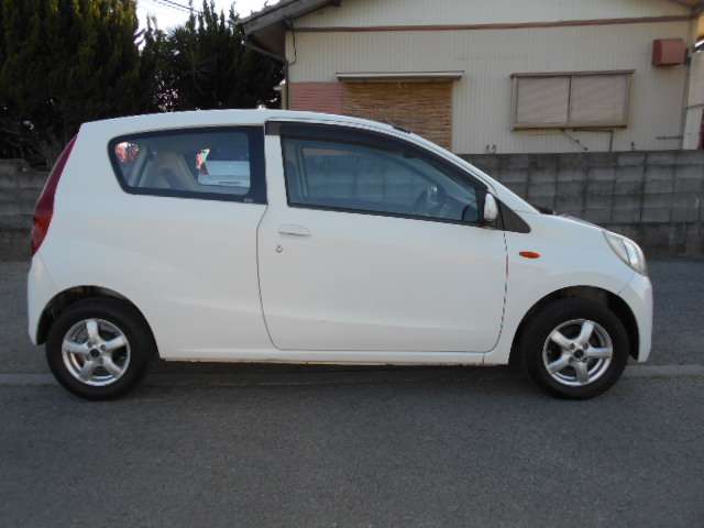 Daihatsu Mira 6