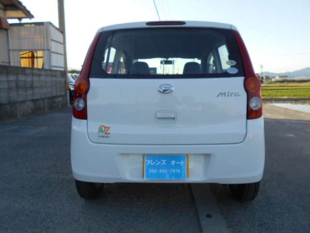 Daihatsu Mira 7