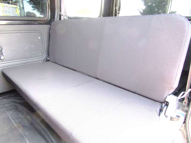 Daihatsu Hijet Cargo 7