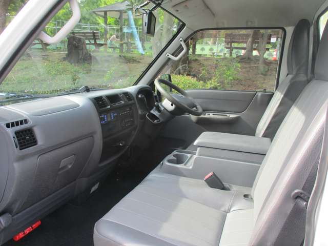 Mazda Bongo Truck 3