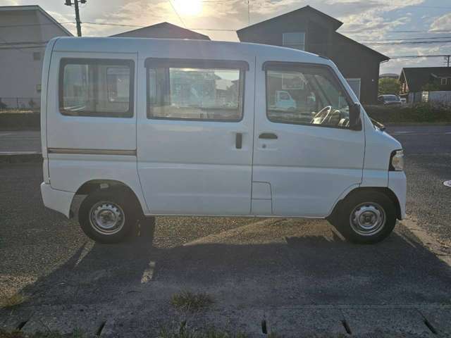 Nissan NV100 Clipper 11