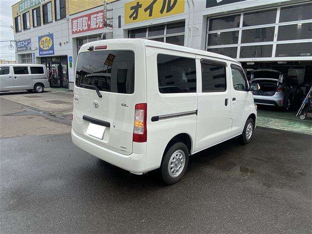 Toyota Town Ace Van 12